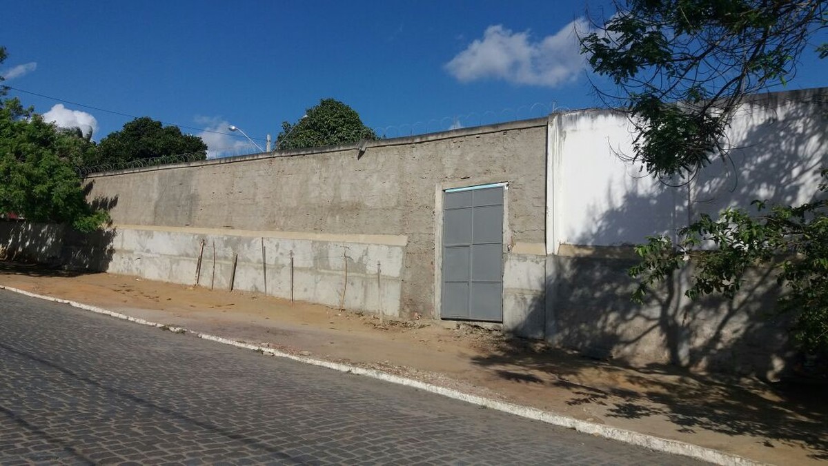 Seis internos fogem da Funase de Garanhuns após pularem o muro da unidade; esta é a 4ª fuga desde a semana passada